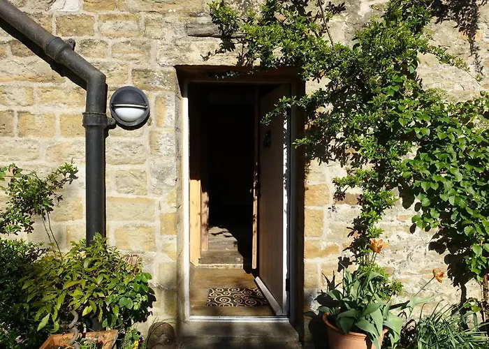 Shed End, In 18Th Century Lothersdale Mill Bd20 8En