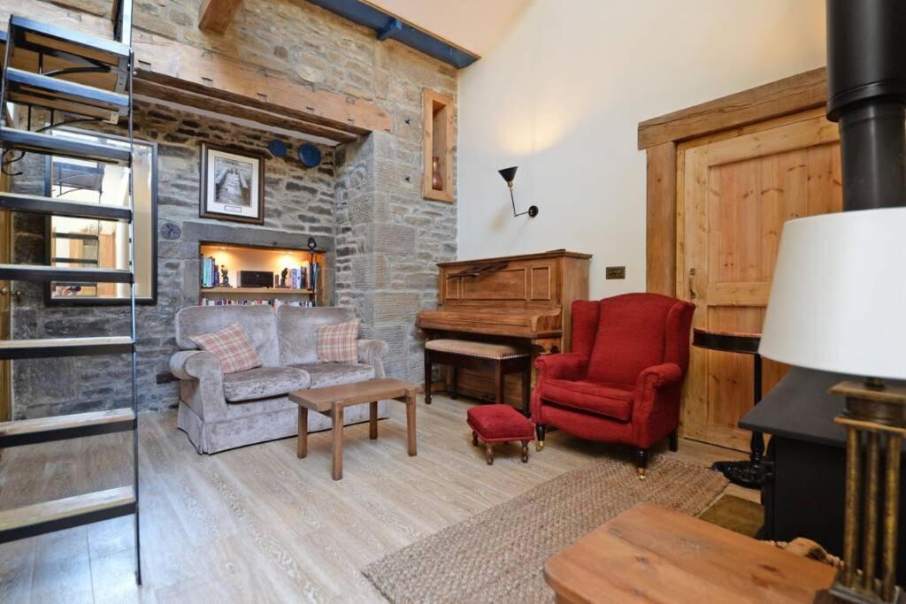 Shed End, In 18th Century Mill Bd20 8en Lothersdale